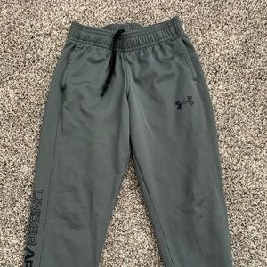Boys size small Under Armour pants